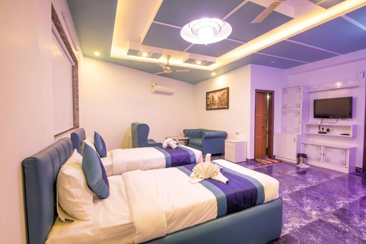 グレーター・ノイダ Twin Towers Bed & Breakfast エクステリア 写真