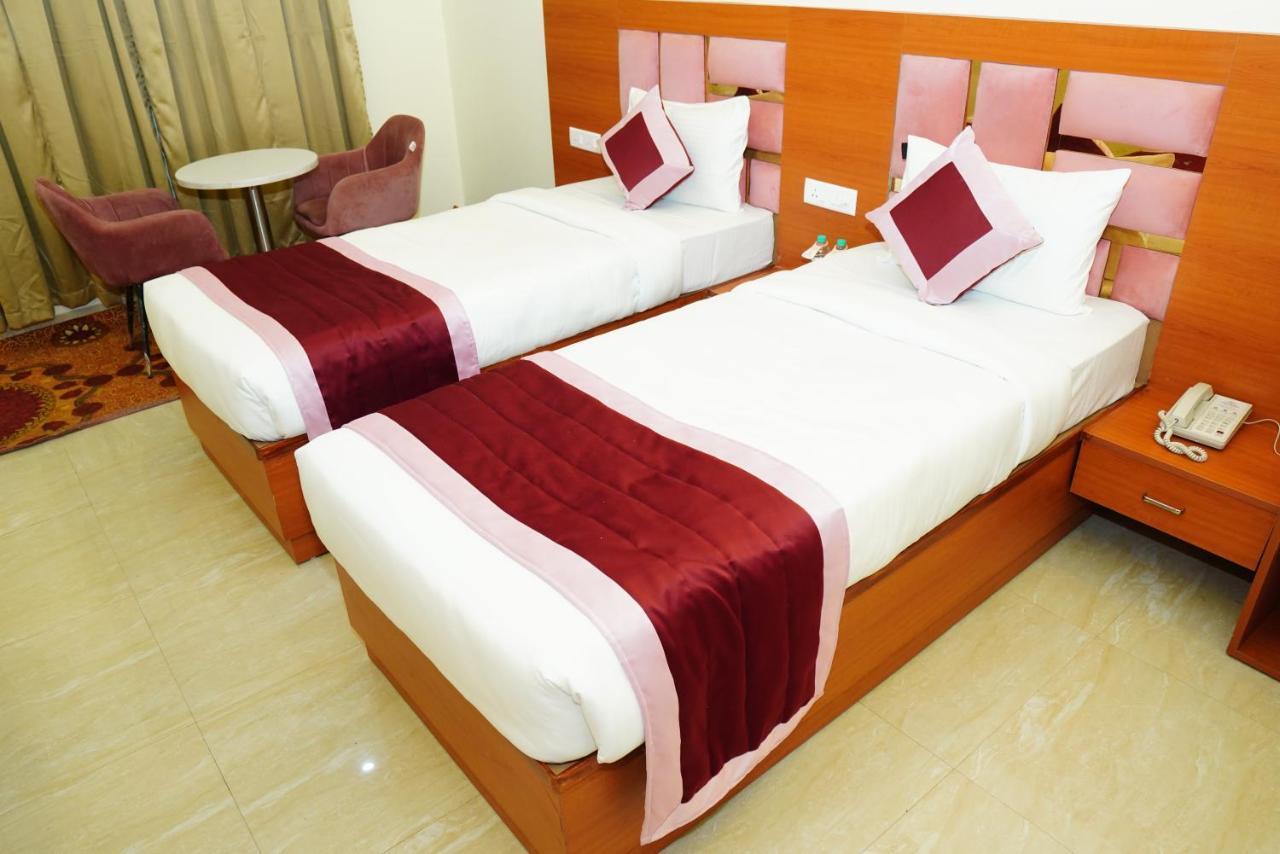 グレーター・ノイダ Twin Towers Bed & Breakfast エクステリア 写真