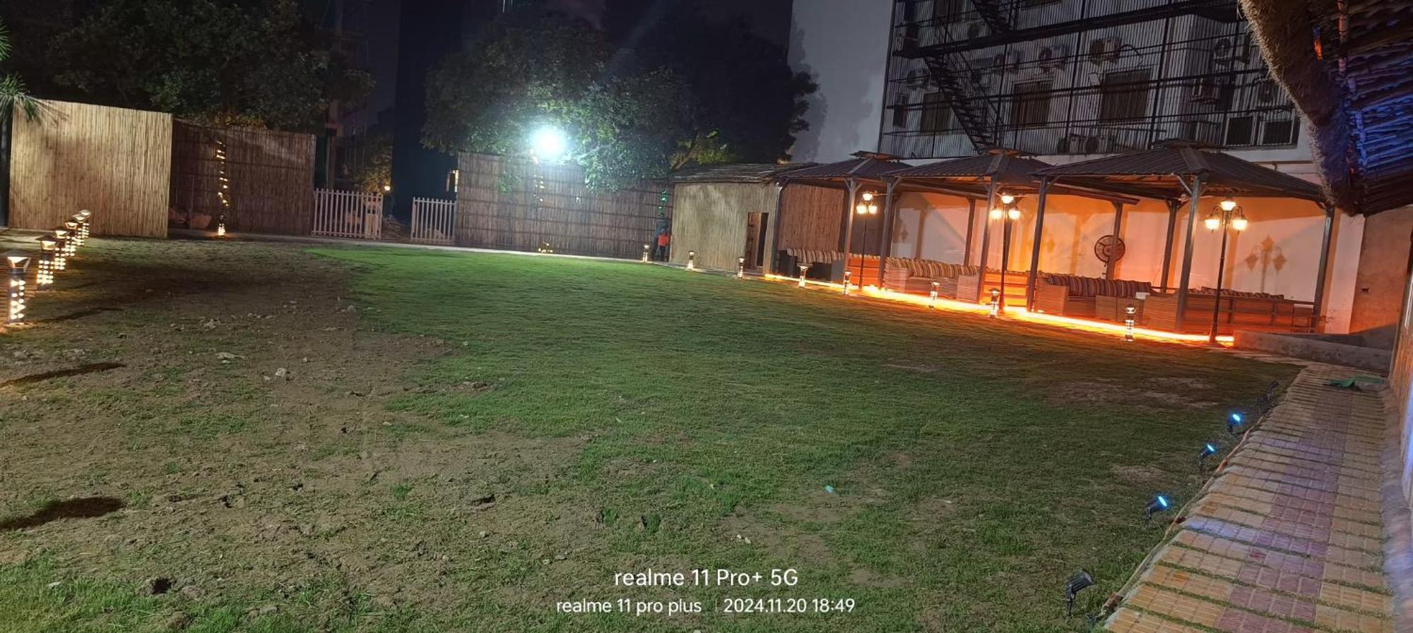 グレーター・ノイダ Twin Towers Bed & Breakfast エクステリア 写真